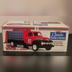 First Gear 1951 Ford Bottlers Truck 1999  7-11 Licensed Ford Motor Co Die Cast